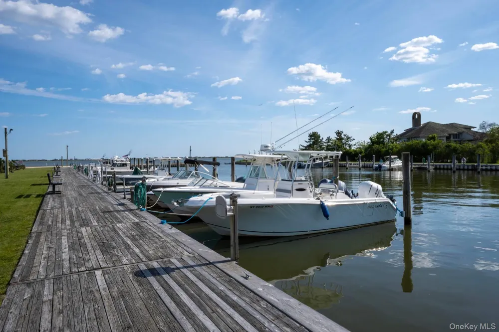27 Canvasback Lane East Quogue, NY 11942