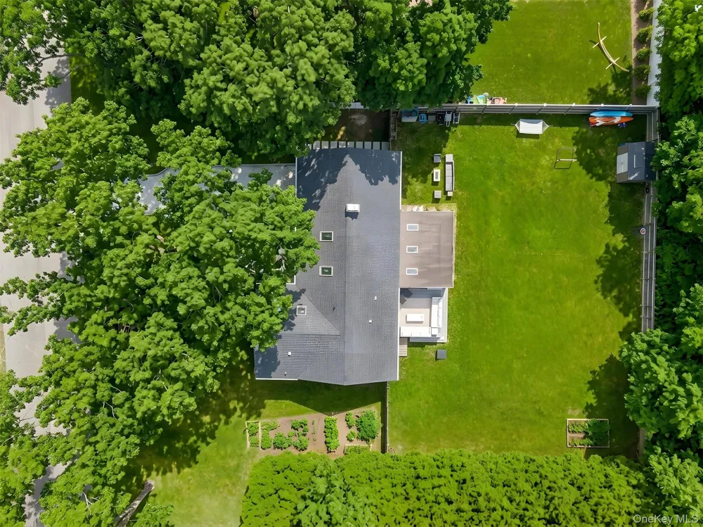27 Canvasback Lane East Quogue, NY 11942