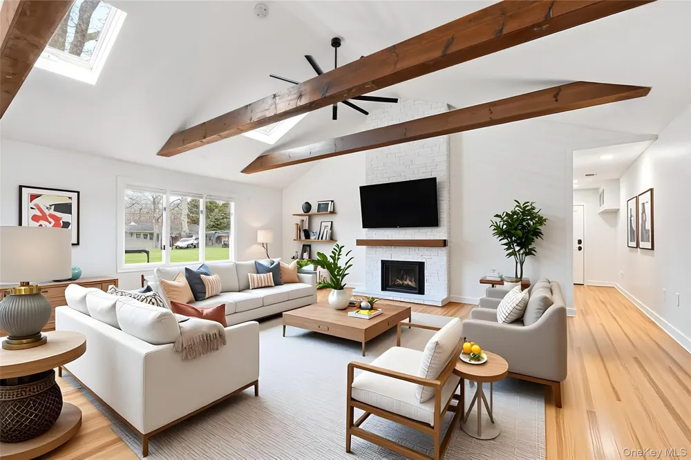 27 Canvasback Lane East Quogue, NY 11942