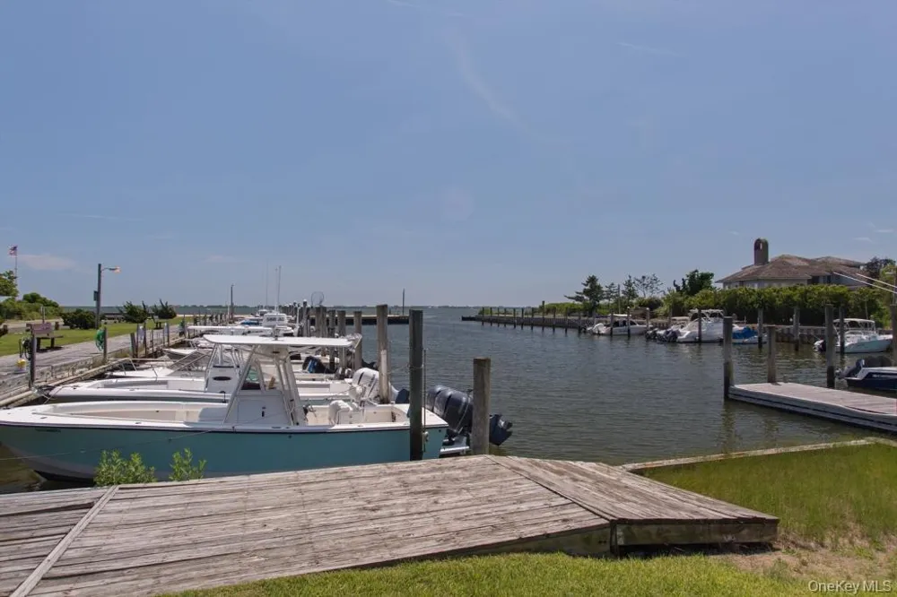 27 Canvasback Lane East Quogue, NY 11942
