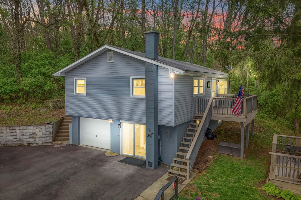 1050 Earlyn Drive Hillsdale, MI 49242