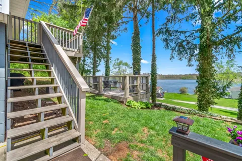 1050 Earlyn Drive