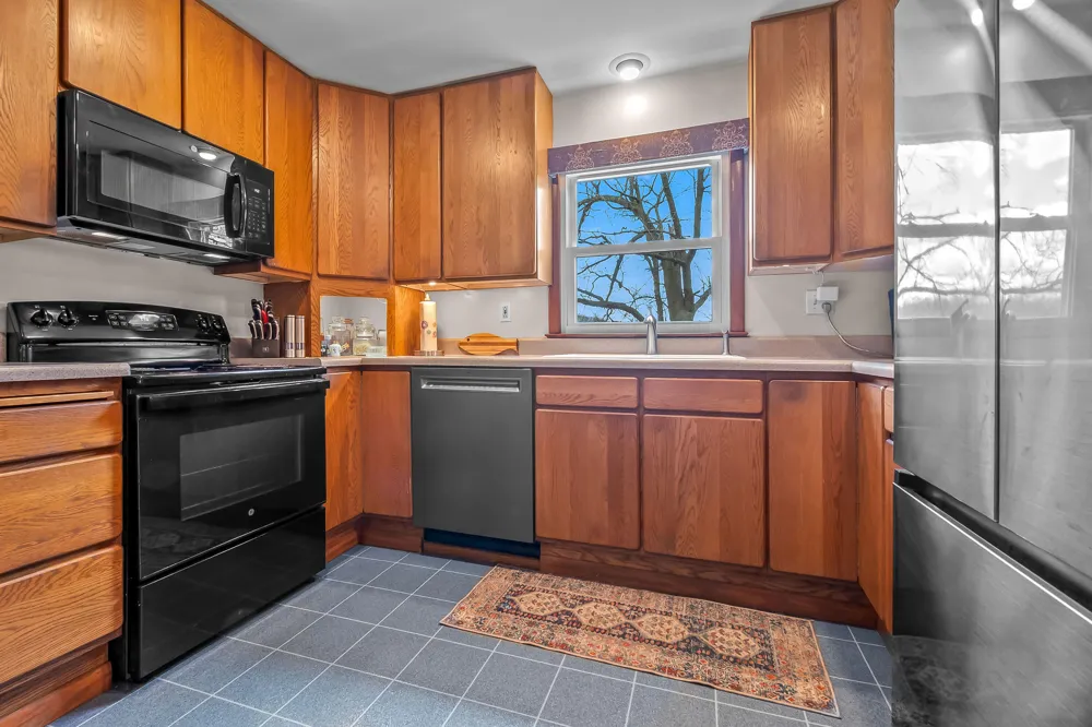 1050 Earlyn Drive Hillsdale, MI 49242