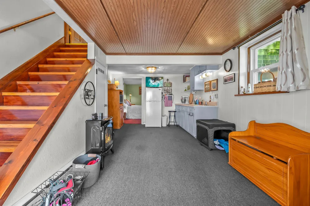 1050 Earlyn Drive Hillsdale, MI 49242