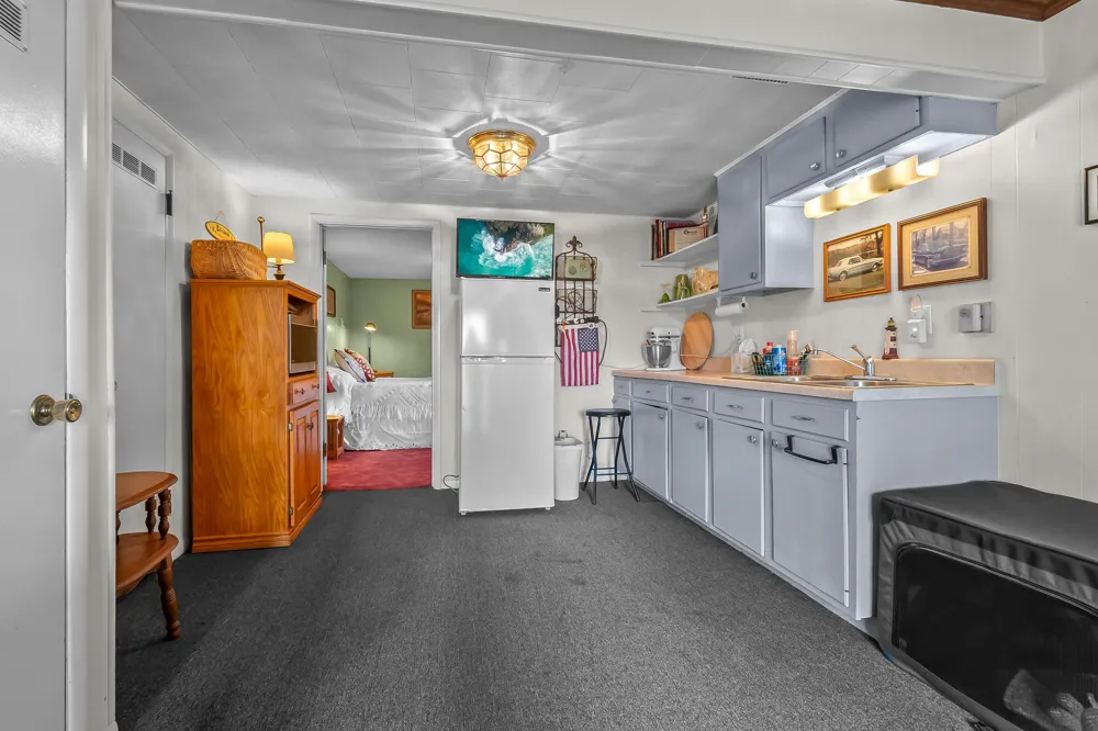 1050 Earlyn Drive Hillsdale, MI 49242