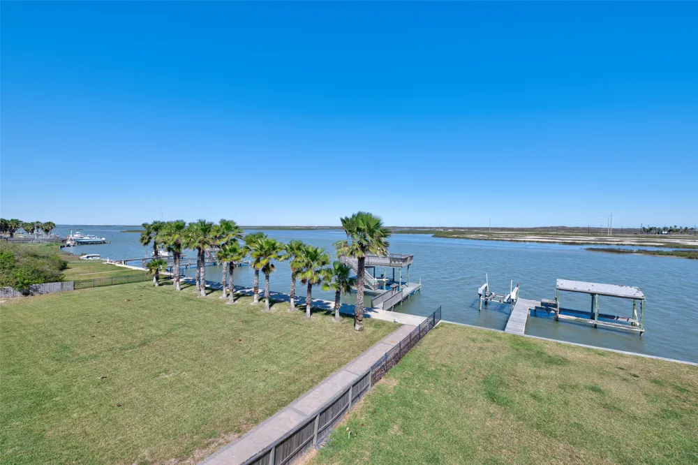 14322 Playa Del Rey Corpus Christi, TX 78418