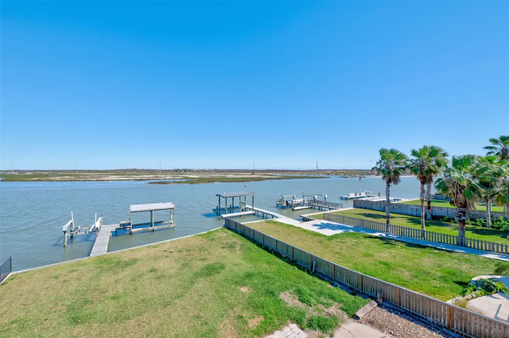14322 Playa Del Rey Corpus Christi, TX 78418