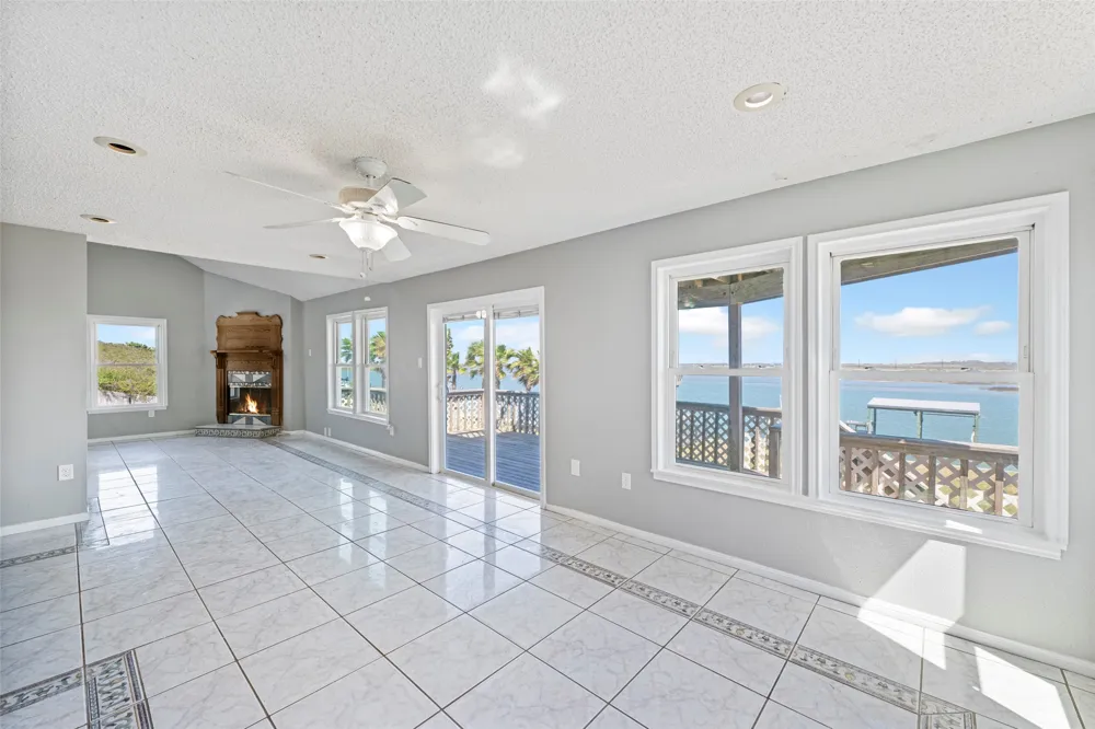 14322 Playa Del Rey Corpus Christi, TX 78418