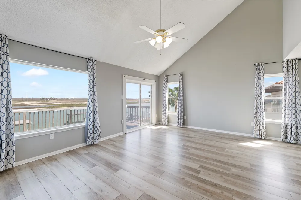 14322 Playa Del Rey Corpus Christi, TX 78418