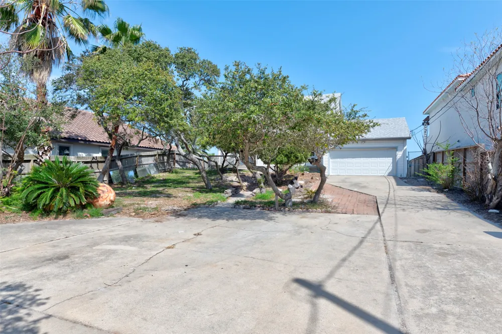 14322 Playa Del Rey Corpus Christi, TX 78418