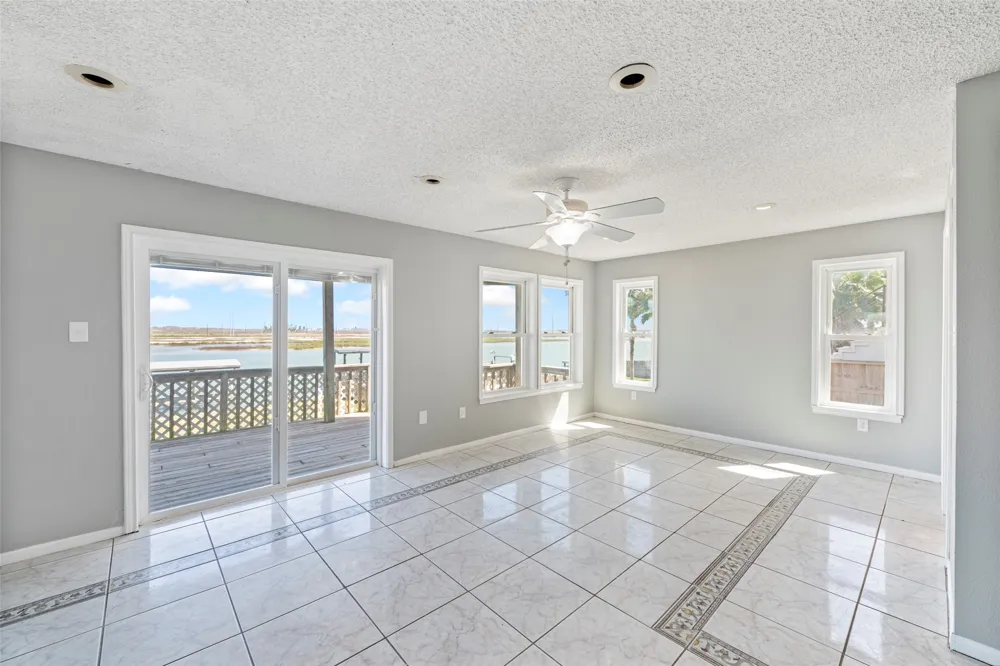 14322 Playa Del Rey Corpus Christi, TX 78418