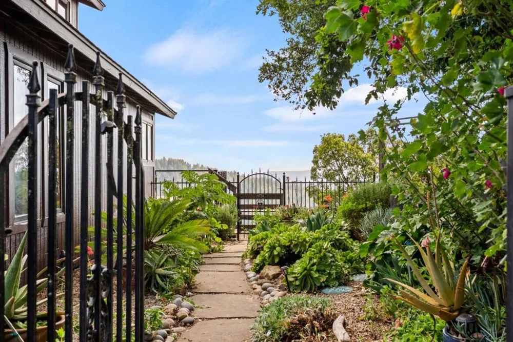 18836 Favre Ridge Road Los Gatos, CA 95033
