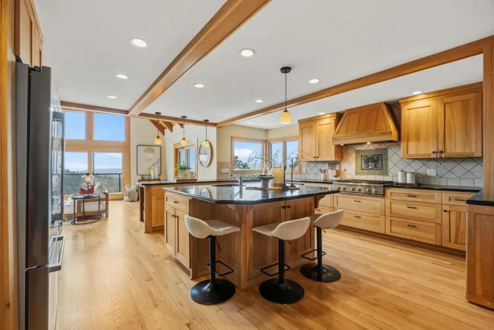 18836 Favre Ridge Road Los Gatos, CA 95033