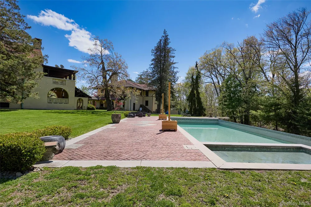 14 Castleton Drive Highland Mills, NY 10930