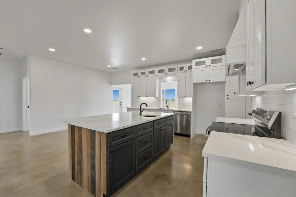 9391 Hajovsky Road La Grange, TX 78945