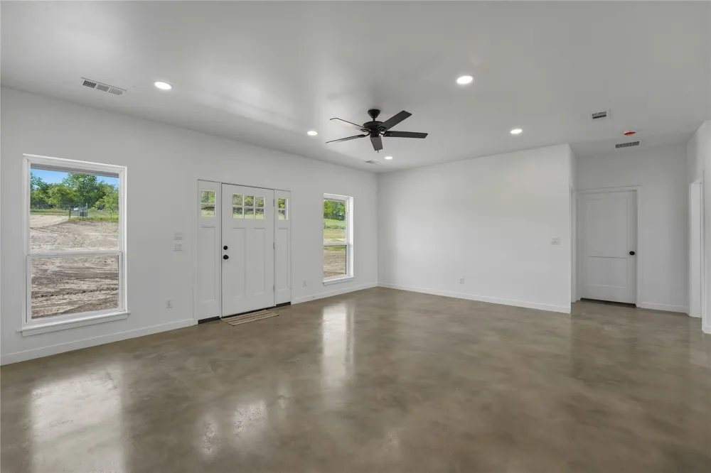 9391 Hajovsky Road La Grange, TX 78945