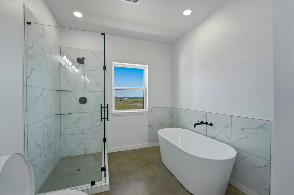 9391 Hajovsky Road La Grange, TX 78945