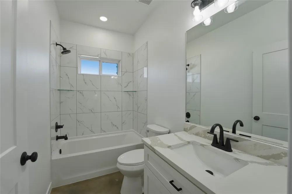 9391 Hajovsky Road La Grange, TX 78945