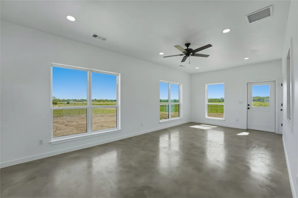 9391 Hajovsky Road La Grange, TX 78945
