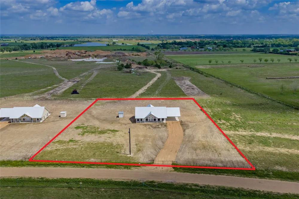 9391 Hajovsky Road La Grange, TX 78945