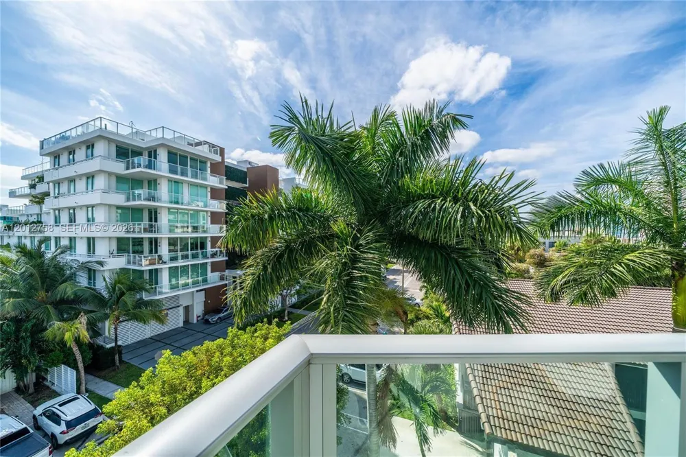 1133 102nd St #504 Bay Harbor Islands, FL 33154