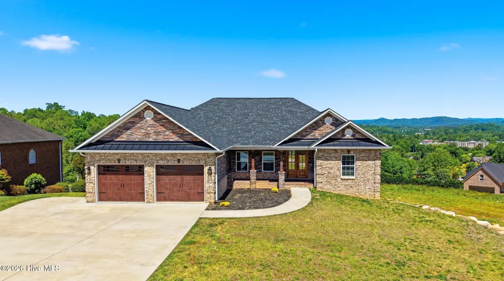 418 Huntington Woods Drive Lenoir, NC 28645