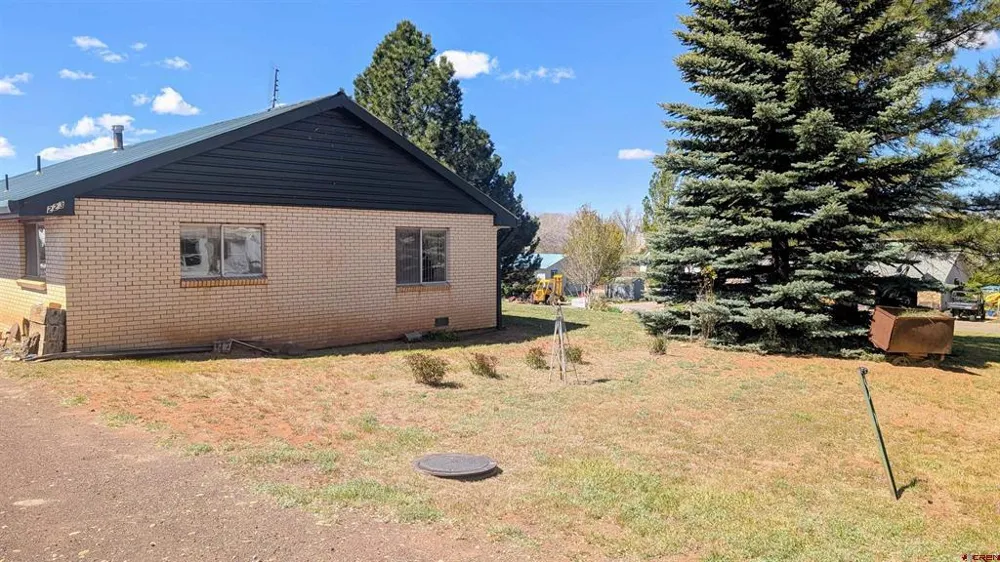 223 W 8Th Street Dove Creek, CO 81324