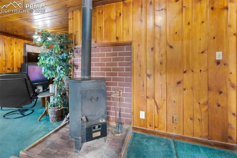 8150 W Highway 24 Cascade, CO 80809