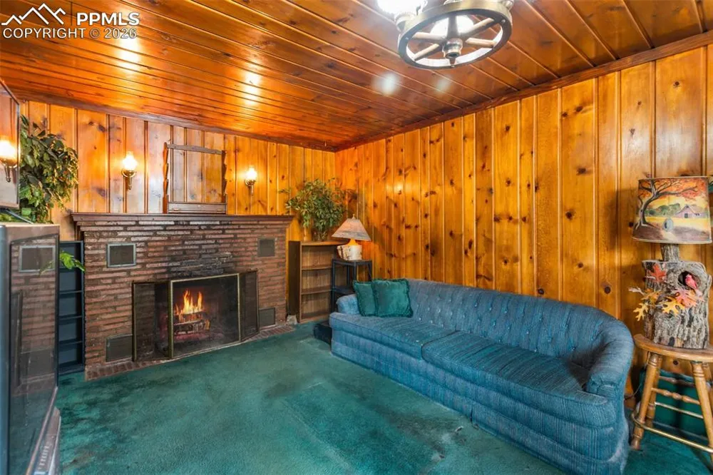 8150 W Highway 24 Cascade, CO 80809