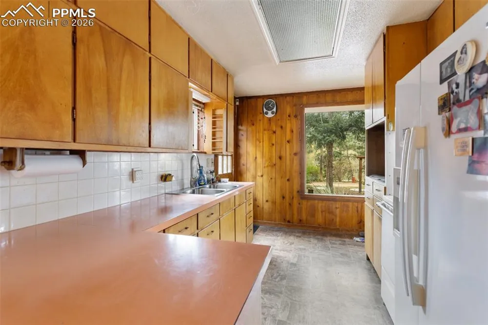 8150 W Highway 24 Cascade, CO 80809