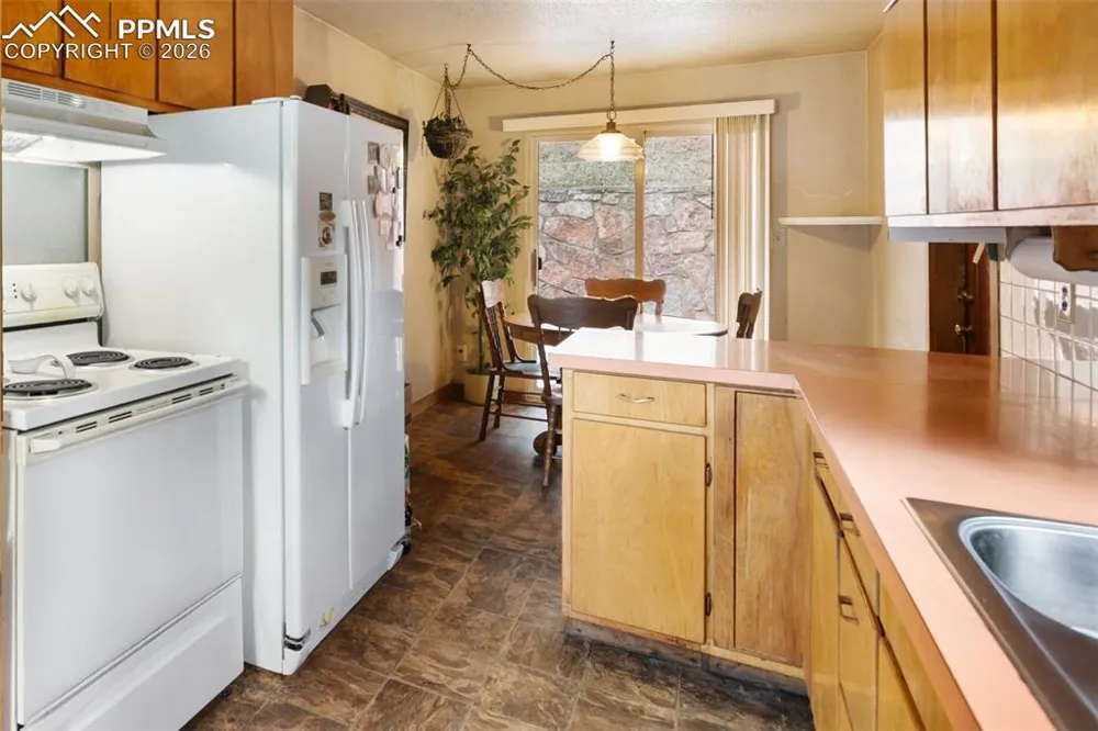 8150 W Highway 24 Cascade, CO 80809