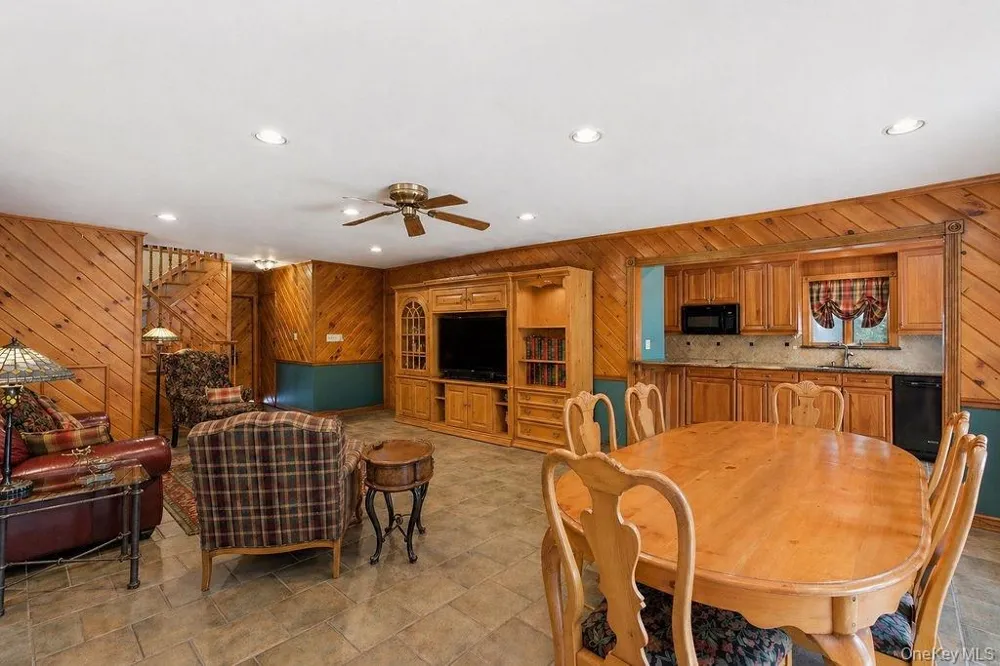 78-06 160th Avenue Howard Beach, NY 11414