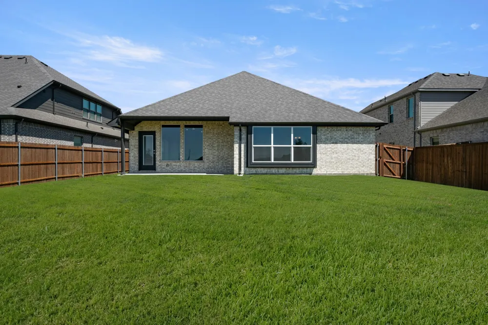 1104 Birchwood Drive Crowley, TX 76036