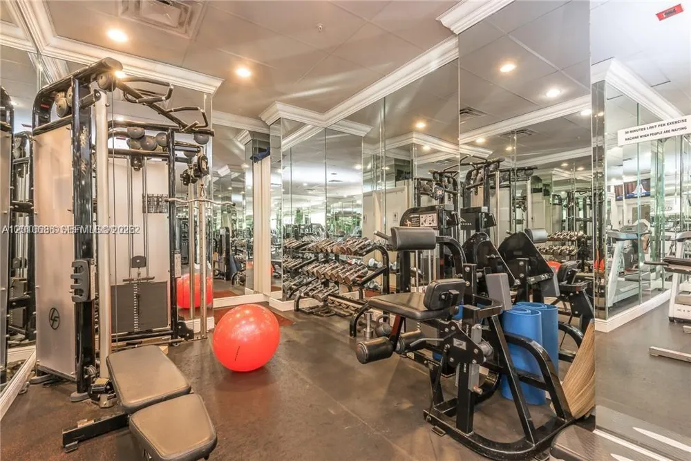 2030 S Ocean Dr #1706 Hallandale Beach, FL 33009