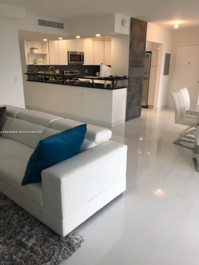 2030 S Ocean Dr #1706 Hallandale Beach, FL 33009