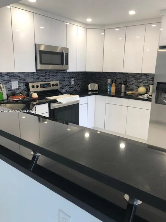 2030 S Ocean Dr #1706 Hallandale Beach, FL 33009