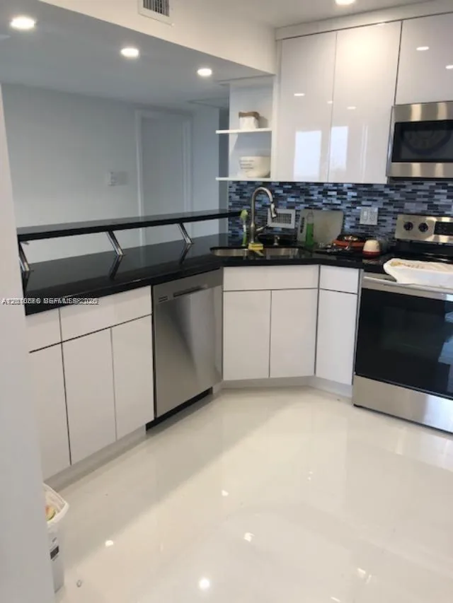 2030 S Ocean Dr #1706 Hallandale Beach, FL 33009