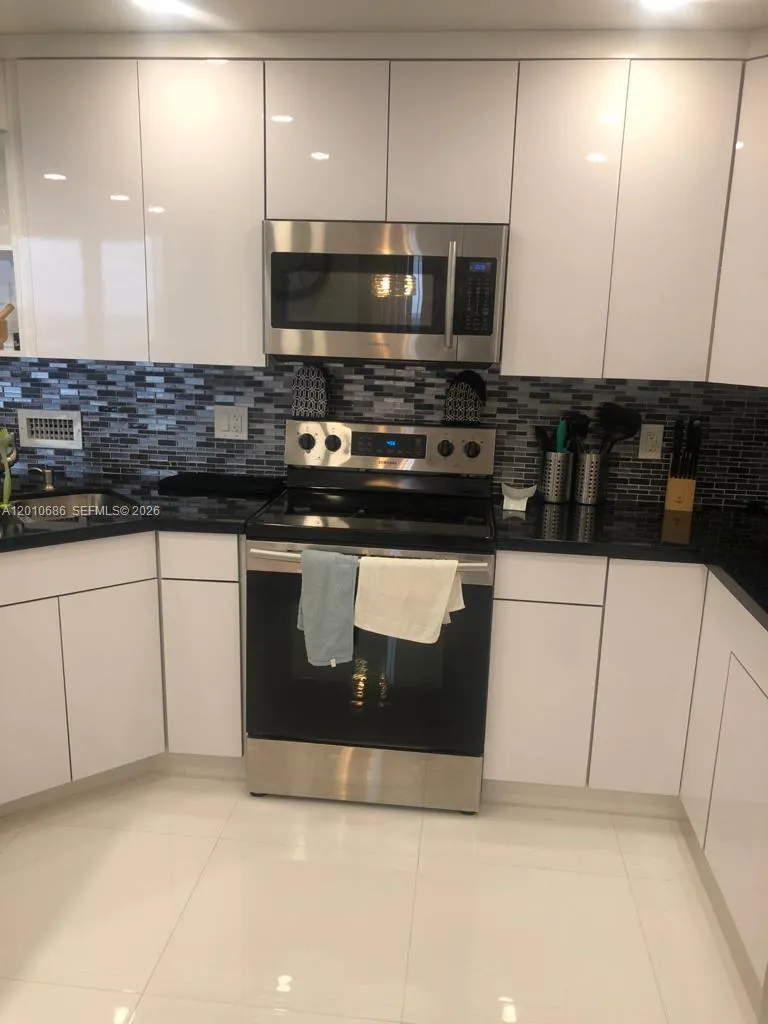 2030 S Ocean Dr #1706 Hallandale Beach, FL 33009