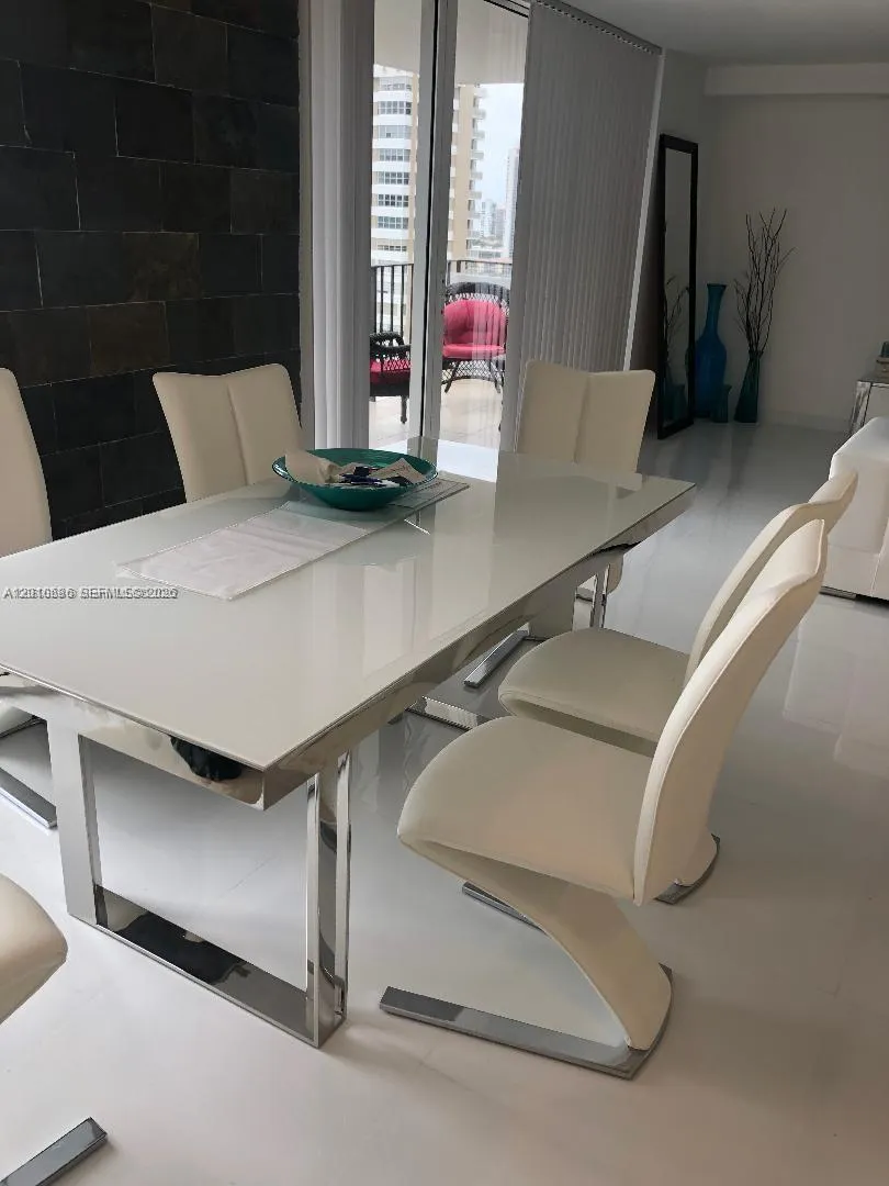 2030 S Ocean Dr #1706 Hallandale Beach, FL 33009