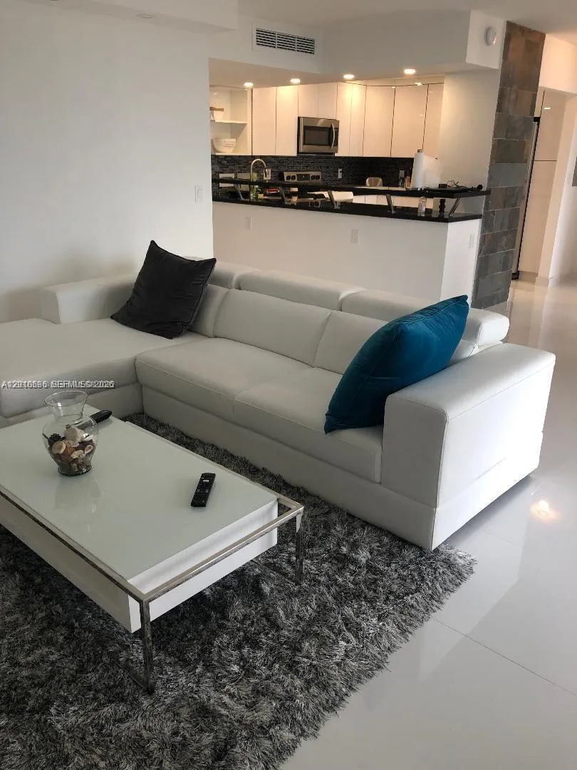2030 S Ocean Dr #1706 Hallandale Beach, FL 33009