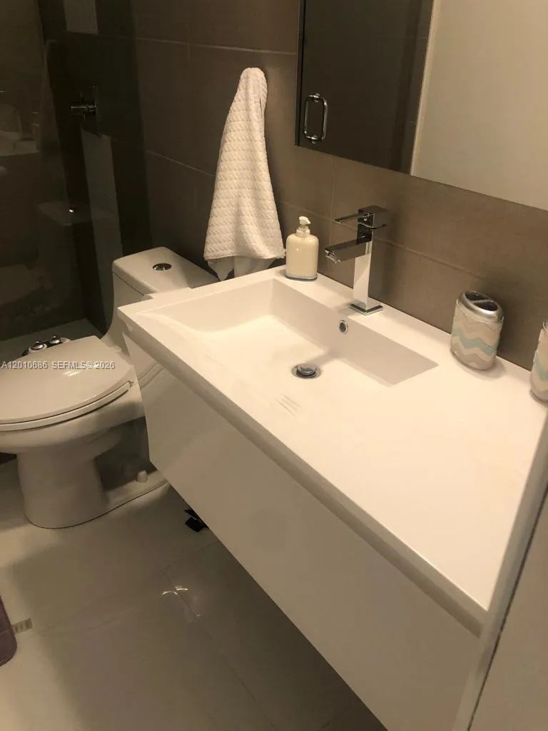 2030 S Ocean Dr #1706 Hallandale Beach, FL 33009