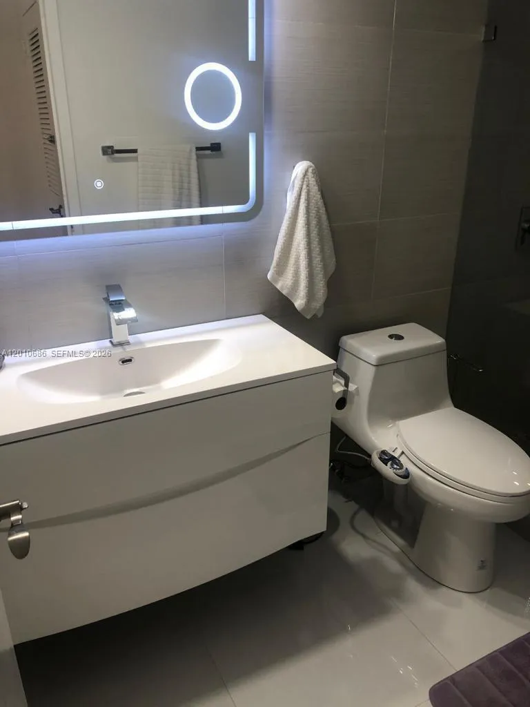 2030 S Ocean Dr #1706 Hallandale Beach, FL 33009