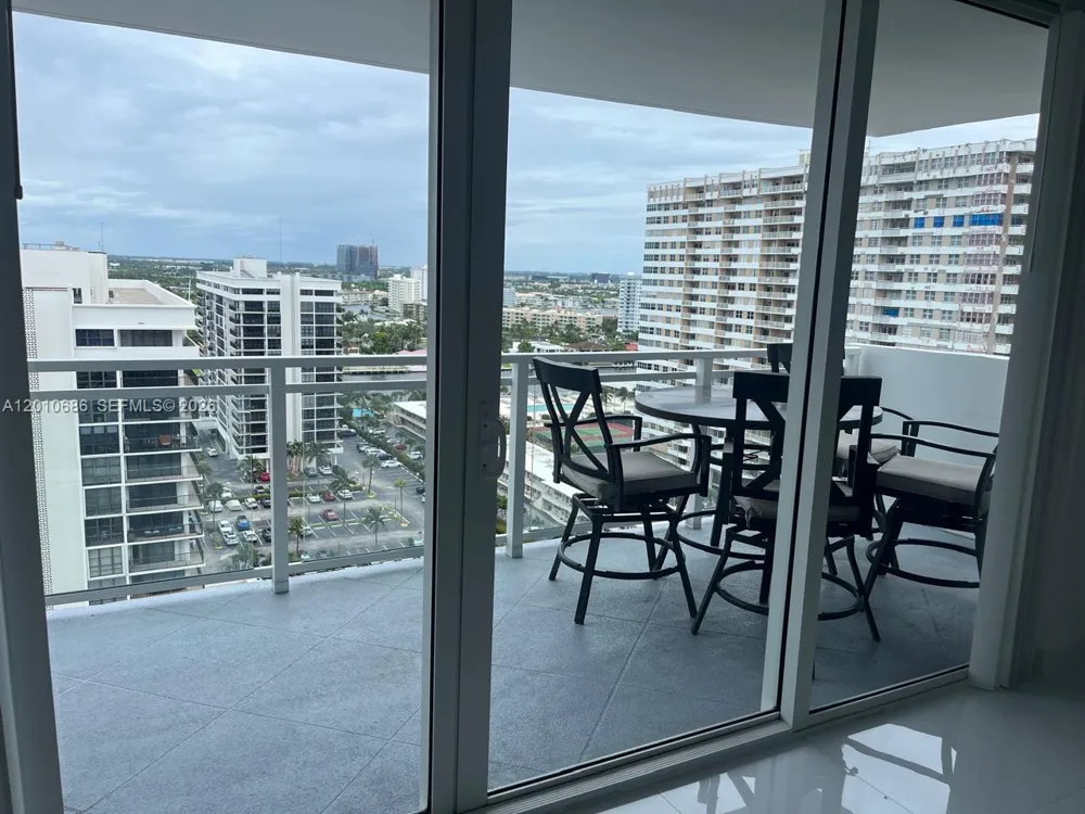 2030 S Ocean Dr #1706 Hallandale Beach, FL 33009