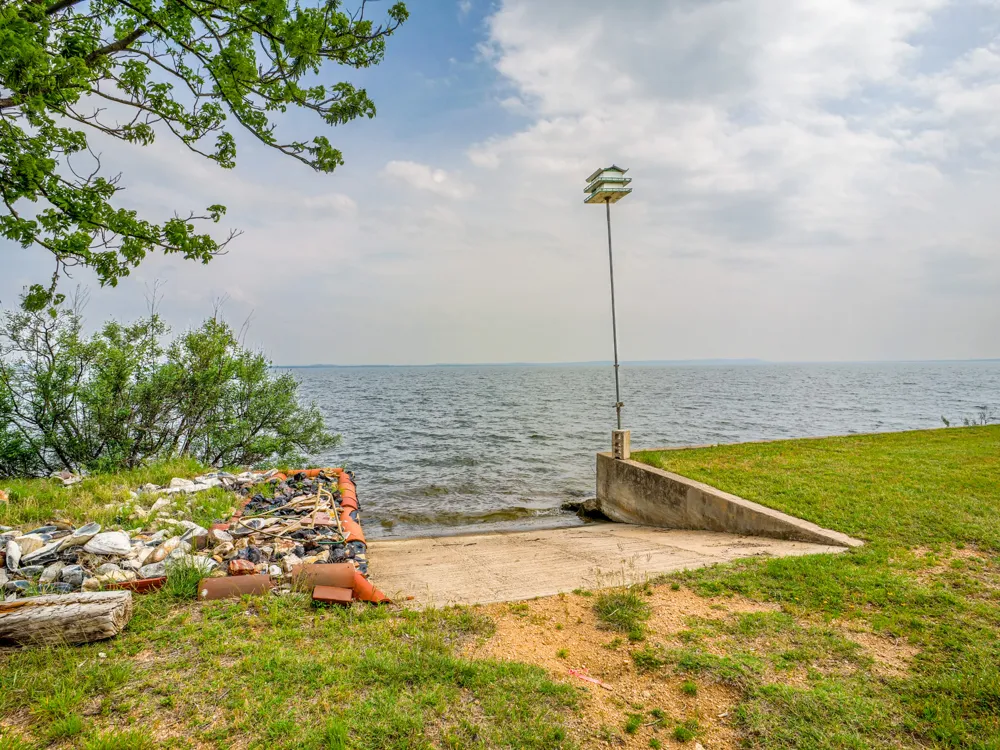 736 W Lakecrest Drive Bluffton, TX 78607