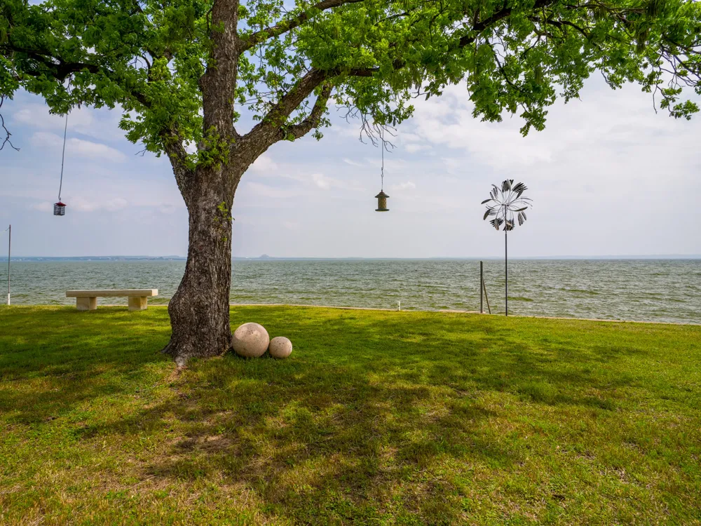 736 W Lakecrest Drive Bluffton, TX 78607