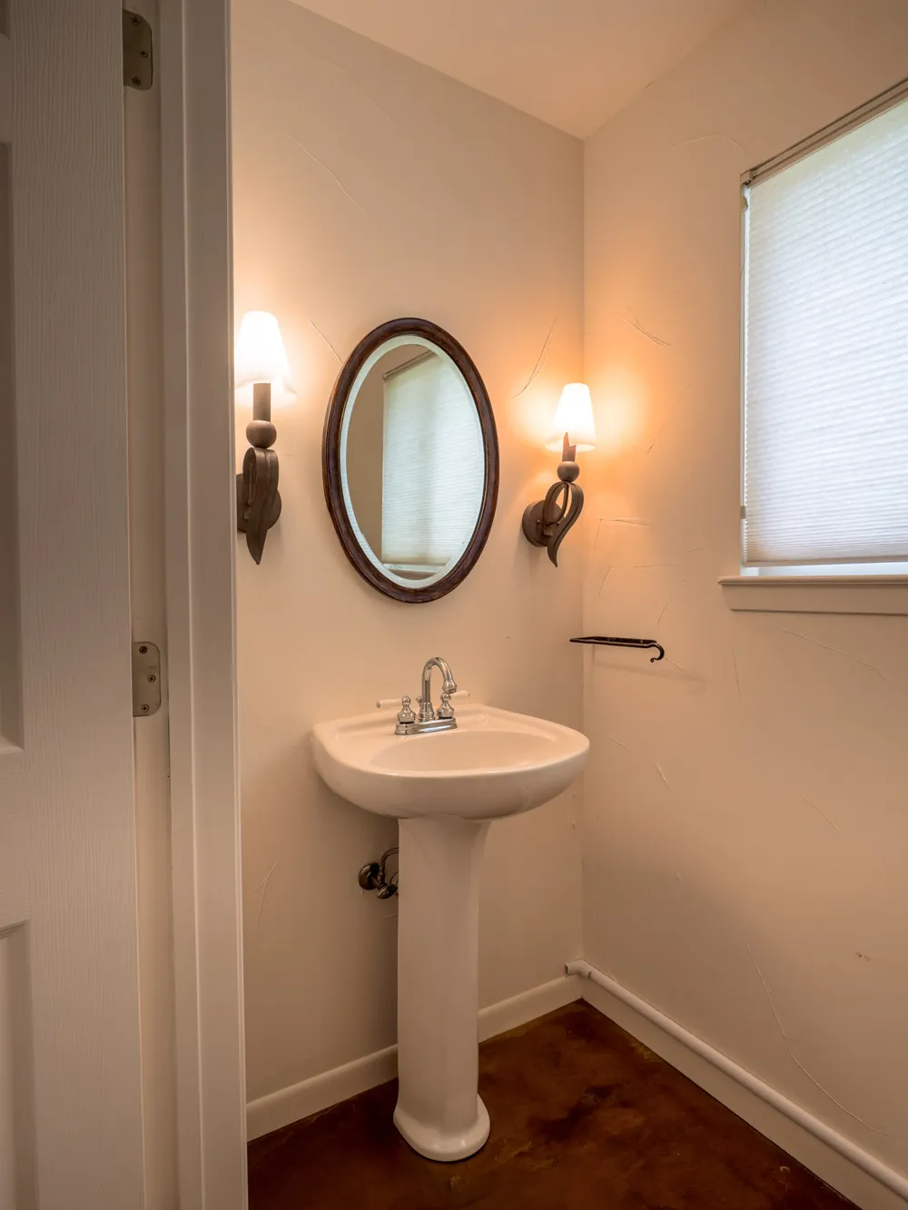 736 W Lakecrest Drive Bluffton, TX 78607
