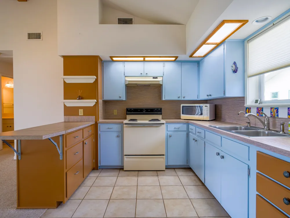 736 W Lakecrest Drive Bluffton, TX 78607