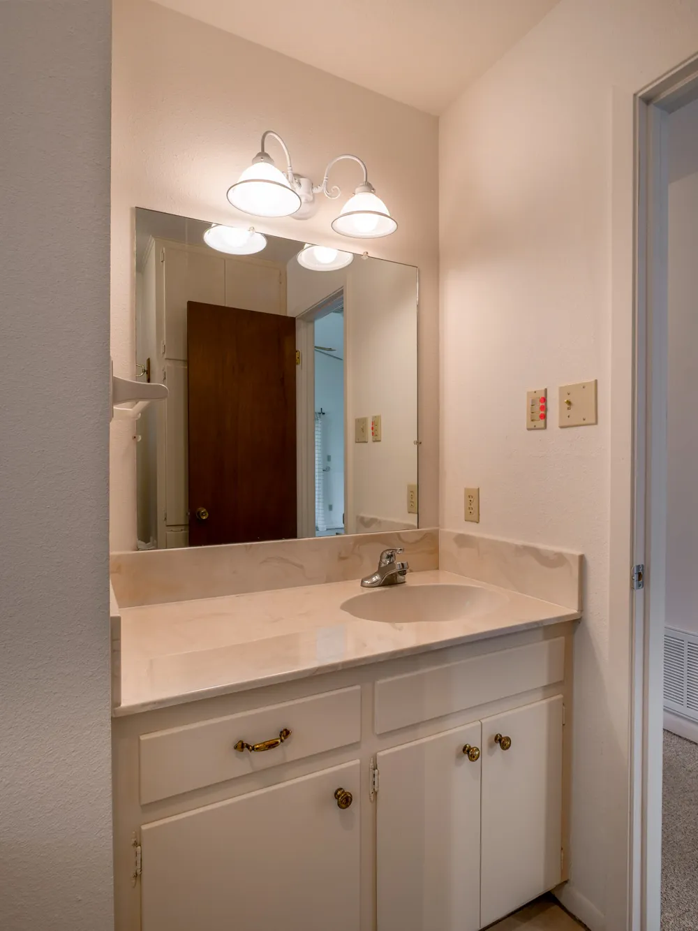 736 W Lakecrest Drive Bluffton, TX 78607