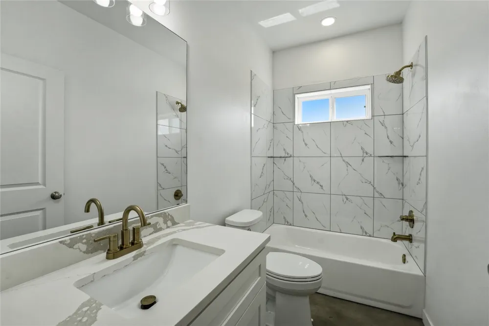 9345 Hajovsky Road La Grange, TX 78945