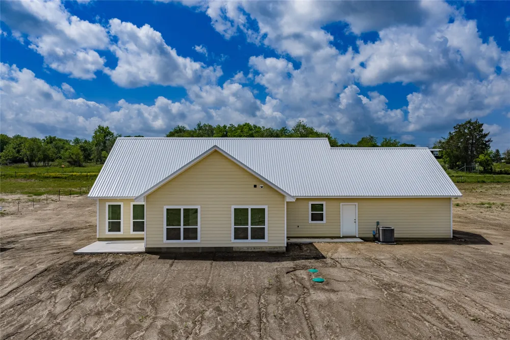 9345 Hajovsky Road La Grange, TX 78945